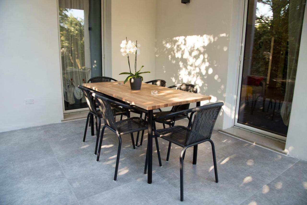 Appartamento Con Giardino Le Querce Sistiana Bagian luar foto
